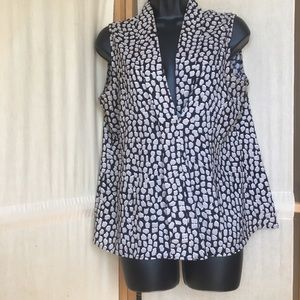 🔲 CALVIN KLEIN: Sleeveless Blouse. Size Large.